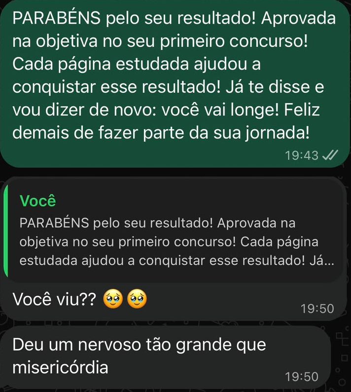 Print de conversa: a Karen comemora a aprovação na objetiva no primeiro concurso da aluna